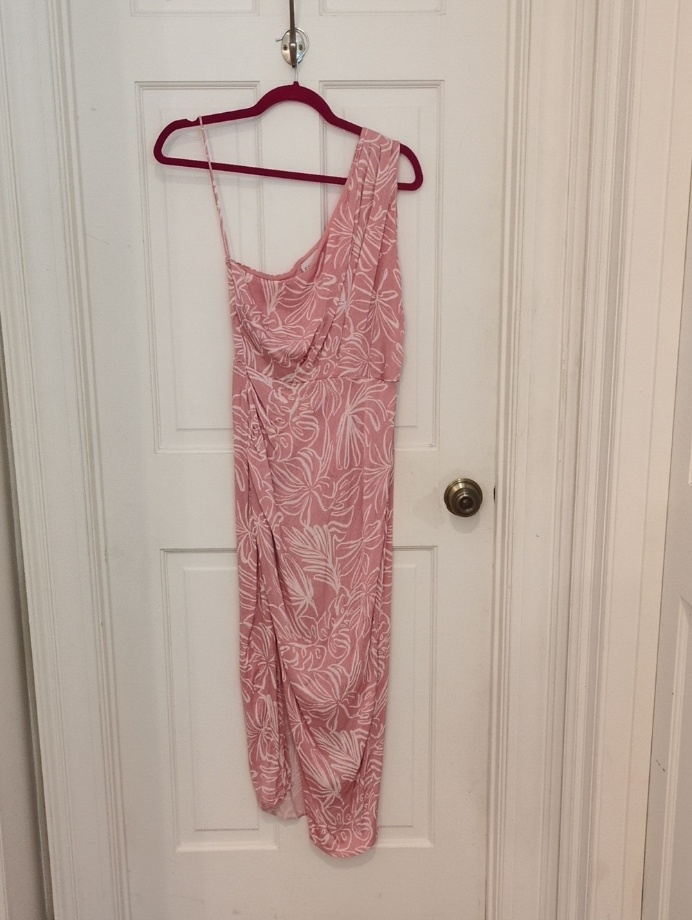 SAYLOR Blush Rose One-Shoulder Floral Slip Dress
